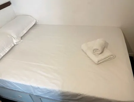 Olives Stay, Romford