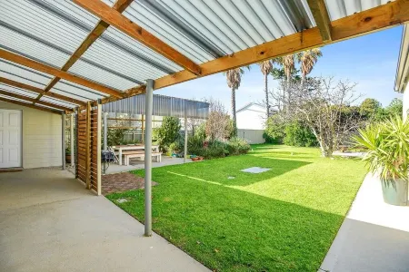 Beautiful Renovated Palm Cottage in fabulous Goolwa Beach