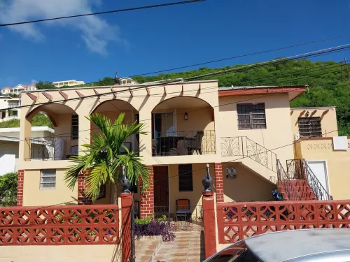 1bdrn apt. with self checking and pet friendly.3min. walk to beach . Hotels in Basseterre