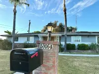 SpaciousHome with King Bed, Game Room & Washer/Dryer Hotels in Hanford