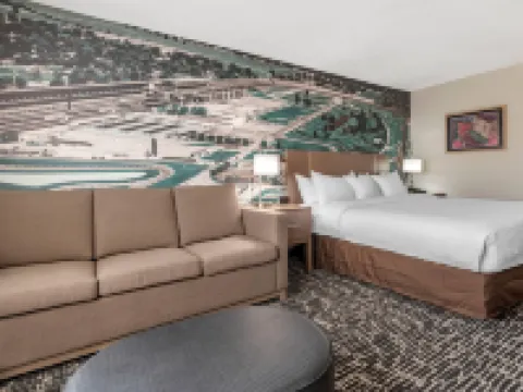 Clarion Pointe Indianapolis Airport Hotels in Plainfield