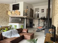 Ancienne Cave Vinaire Aménagée en Loft Avec Patio et Mini-piscine Hotels in Boujan-sur-Libron