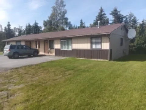 Ask about our 2025 SUBARU CAR RENTAL! Minutes from Kenai River. 2 bed 1 bath.