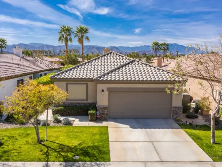 Private Golf Cart and Mountain Views - Elegant Retreat