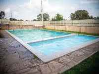 Hazel's Condo-Luxury 3Br w/ Pool & Gym