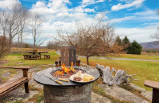 Catskill Park Farm by AvantStay Huge Yard Fire Pit Near Windham Ski Resort