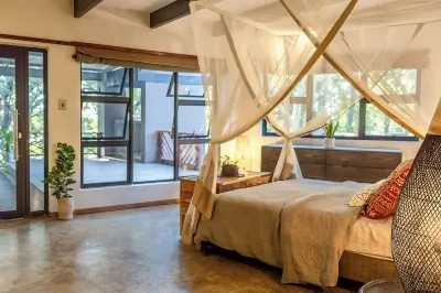 Private 4 Bedroom Safari Villa in Central Kasane on the Chobe River Các khách sạn ở 