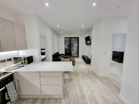 Millionaires Pad - 2 bedroom Service Apartment