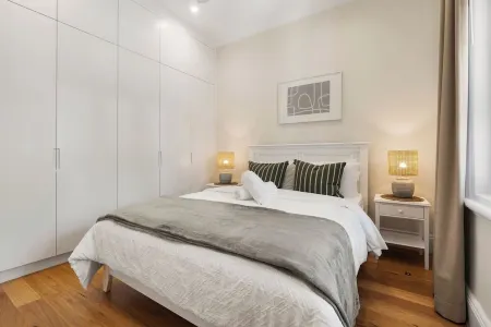 Luxe-Coastal Home at Manly Beach Отели рядом с достопримечательностью «Шелли Бич»