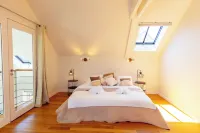 "Les Ecuries" A luxurious haven of peace overlooking the Gulf of Morbihan Hotels in Arradon