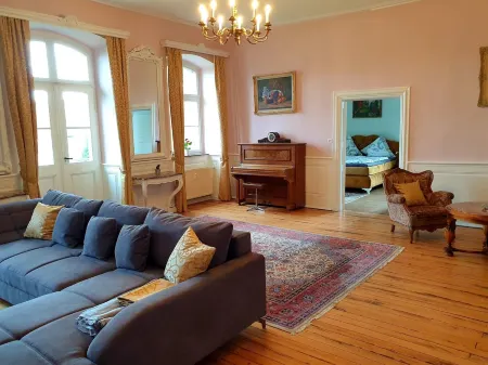 Ferien im Schloss Hilbringen Отели в г. Мерциг