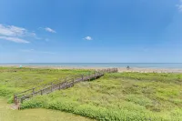 Sea Shell Chalet Oceanfront Surfside Beach Gem - WiFi