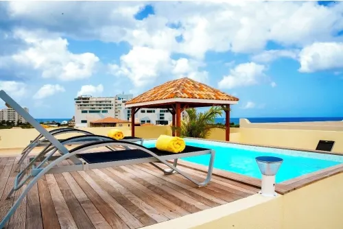 Penthouse of 200m2 with private pool