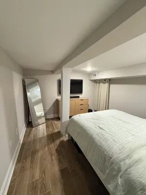 Charming 1-bedroom 2 beds apartment in Union with WiFi, AC & MORE Các khách sạn gần Liberty Hall Museum