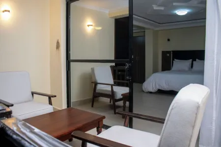 Luxurious 2 bedroom executive appartment suite located at the heart of karen Отели в г. Онгата Ронгай