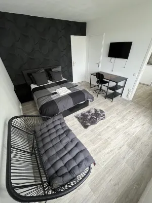 Charming modernised studio apartment very pleasant, furnished and equipped. Hotels in Franconville