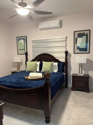 Charming 3-bedroom house with WiFi, AC in sunny Portmore Hotels in Hellshire