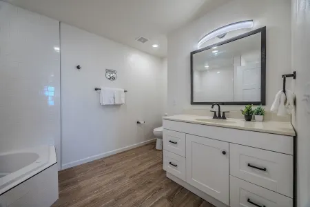 Adventure on Historic Route 66! Brand new renovation!