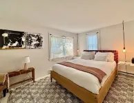 Renovated Apartment on Main St. Hotels in Salisbury