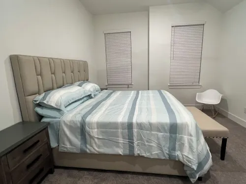 Spacious & quiet New 4b 2.5bath house with AC,,WiFi & full kitchen in Sienna Hotels in Sienna Plantation