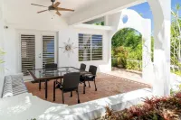 LAS TERRAZASWonderful 6-bedroom villa with gorgeous pool in tropical Vieques