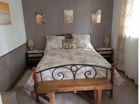 La Planoise. For lovers of nature, authenticity and simplicity. Отели в г. Отён