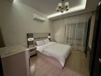 3-bedroom apartment in cool Giza Governorate with AC, WiFi