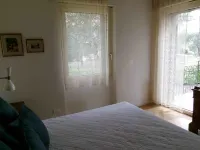 Elegant apartment, villa surrounded by greenery a stone's throw from the lake and the village