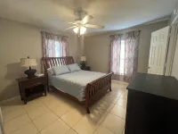 Charming 2-bedroom house in tranquil LaBelle with WiFi, AC