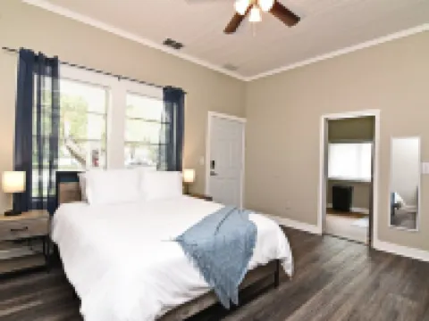 Cute Studio on the Bike Trail Hotels in Winter Garden