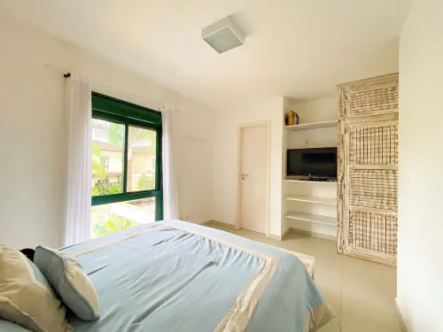 Paradise House with heated Jacuzzi and beach service Hotels in Barra do Sahy