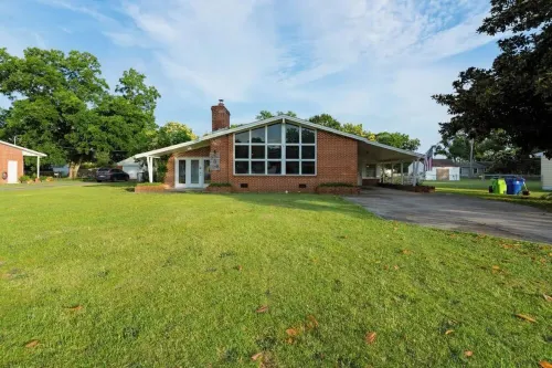 Coastal Getaway- Entire place