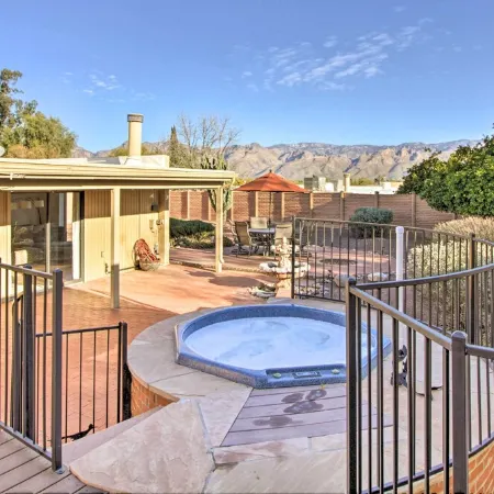 Hot Tub Mountain View Getaway in Tucson!