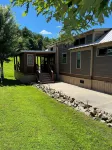 Grand Tiny Home Minutes to Blue Ridge.  Yes to Pets! Mercier Orchards附近的飯店