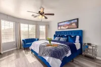 Great location with King Suite, Game Room, HEATED Pool, and Putting Green! Hotels near Yakety Yak Wireless Cell Phone & Repair