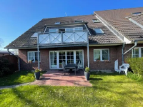 Close to the beach! 3-room apartment with garden, WiFi & smart TV - freshly renovated