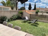 Beachfront villa 10 minutes' walk from the beach and shops