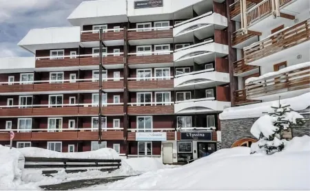 Cosy Studio, Pano View. Point Show/Tracks at 150m