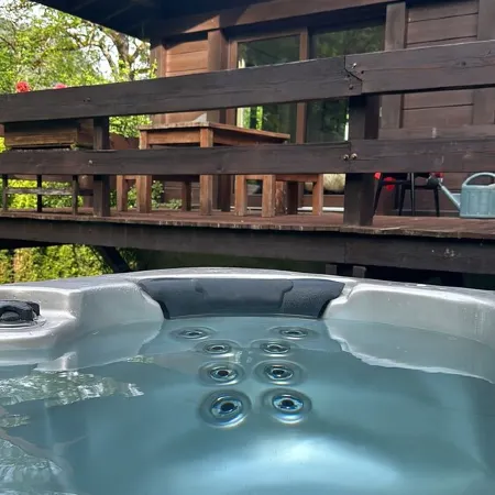 Cosy 5 bedroom chalet view Mont Blanc hot tub cosy fire amazing summer hikes