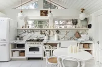 Elegant & Romantic Farmhouse, Natural Light!