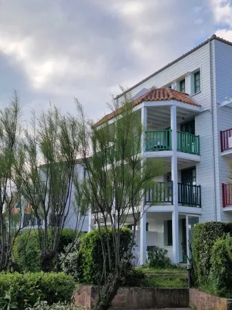 Lakeside apartment with terrace