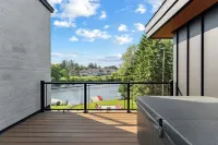 Modern Muskoka River Retreat