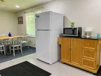 1-bedroom apartment with AC, WiFi walking distance to downtown Penn Yan Hotels in Penn Yan