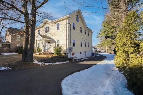 Spaciously Convenient Lake House 4 BR, 2 BA, 8 ppl Hotel a Braintree