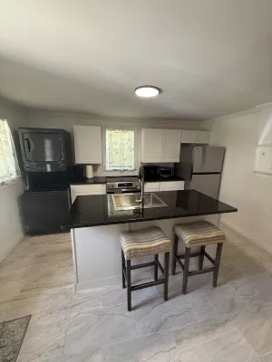 Cozy 1-bedroom apartment in enjoyable Warner Robins with AC, WiFi