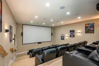 New! Epic lakefront home with indoor pool! Hotels in McHenry