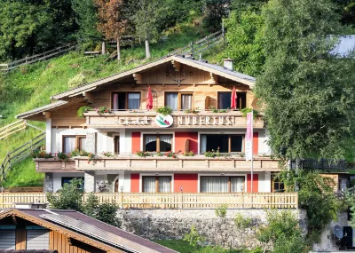 DAS Hubertus Apartments in Schladming Hotels near Die Bergretter Drehort Emilies Hof
