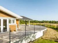 "Eljas" - 200m to the Fjord Fur 호텔