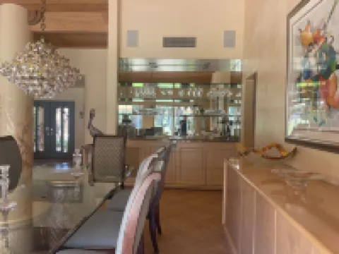 Luxurious 4,500-sq-ft Home, Prime Location, Sweeping Mountain & Golf Course View Hotels in Indian Wells