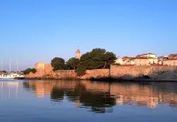 Family-friendly apartment Lilly with trampoline, air conditioning, wifi, up to 5 people